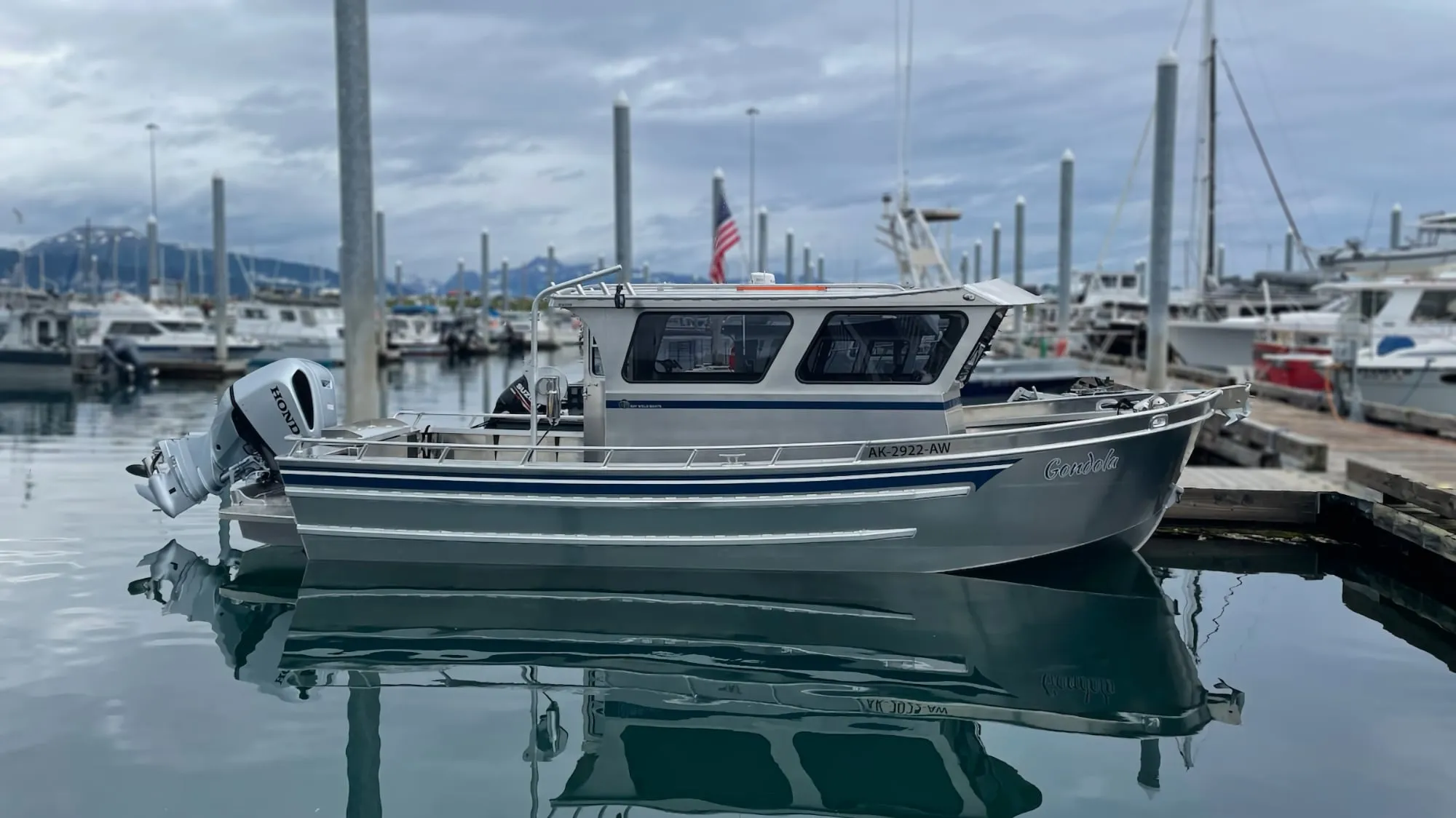 61e9a9db71698e5488c2307b_bayweld gondola - bayes boat rental